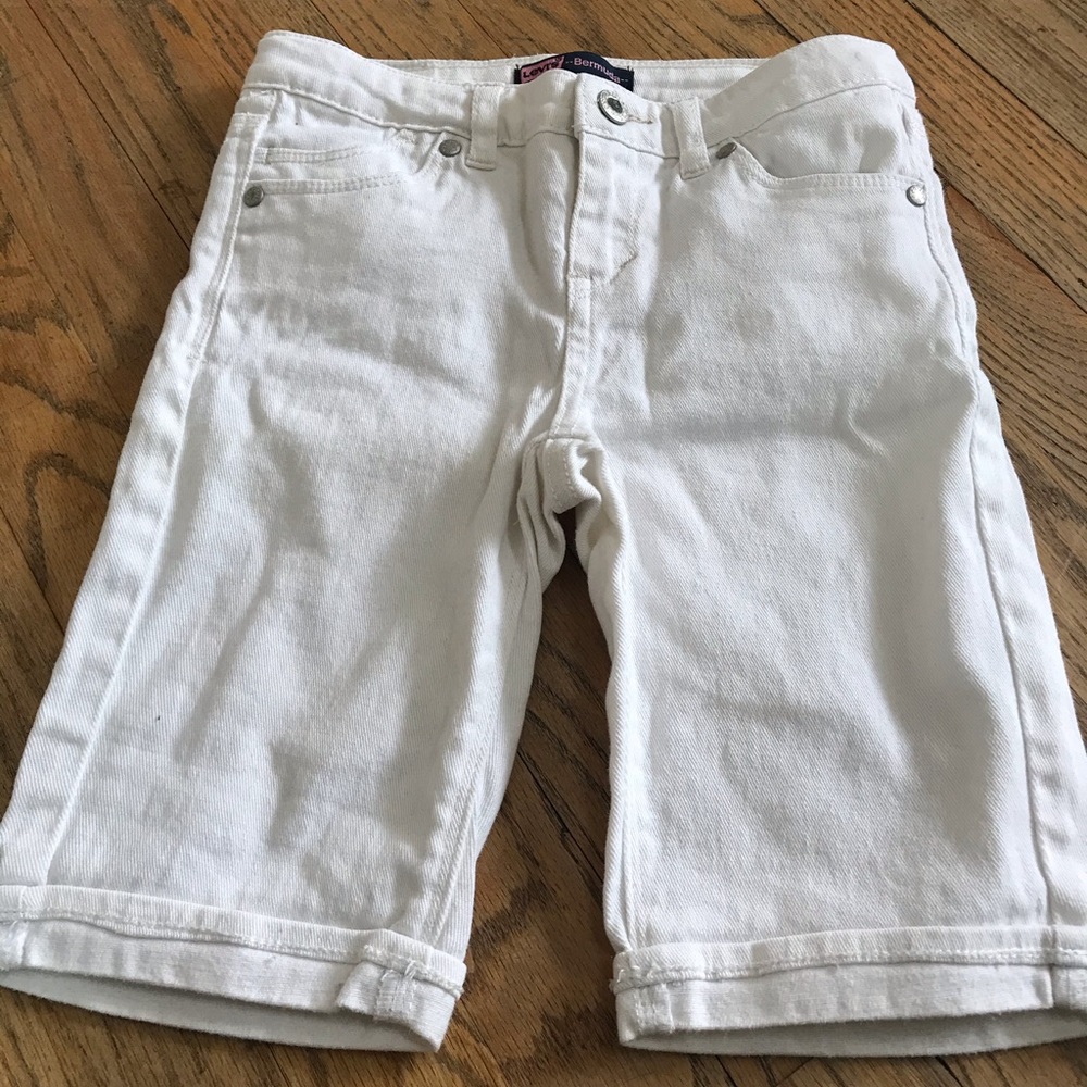 🌼🌼Girls White Jean Levi’s shorts size 8 reg
